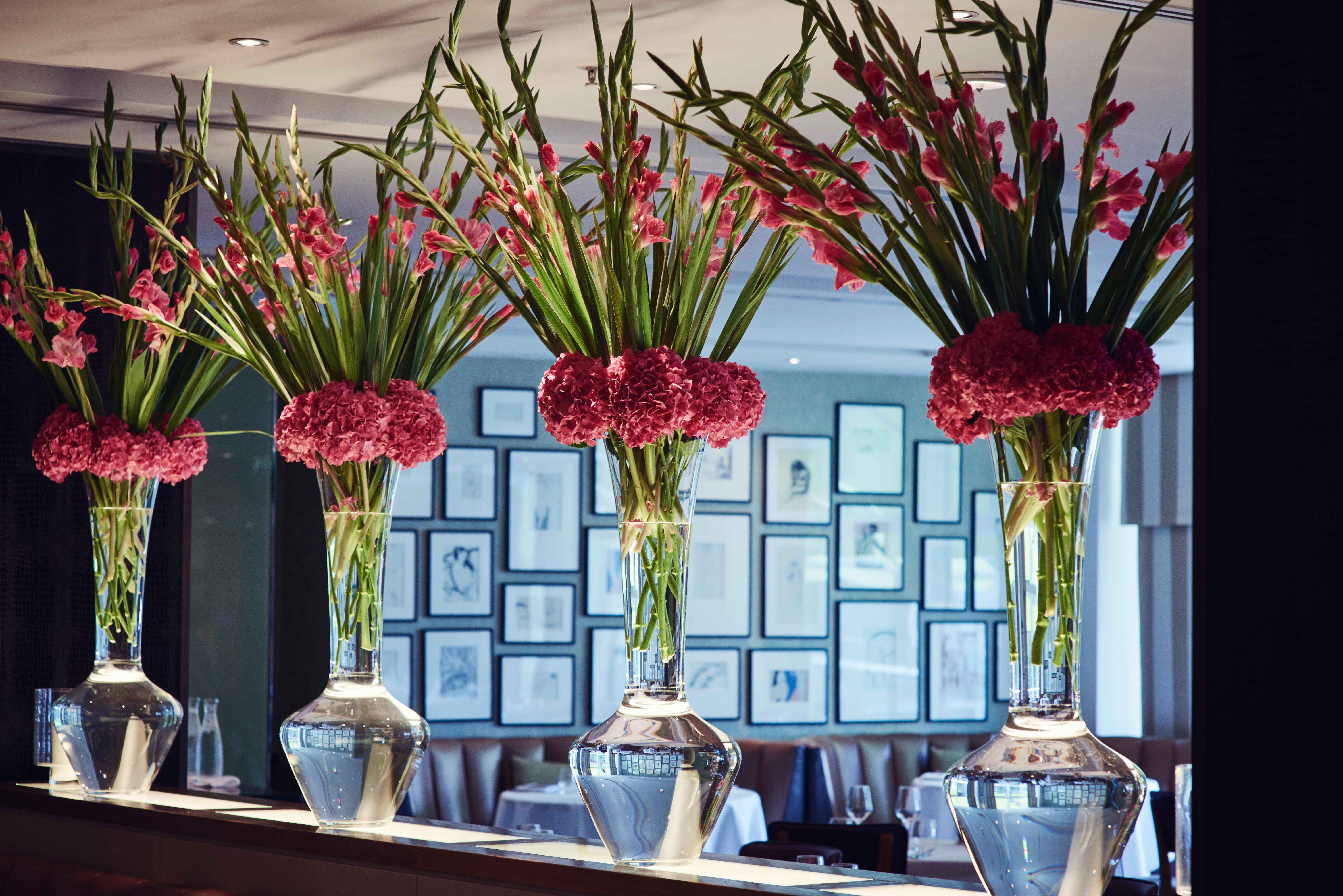 The Lowry Hotel Manchester Exterior foto Flower arrangement at the Four Seasons Hotel, London