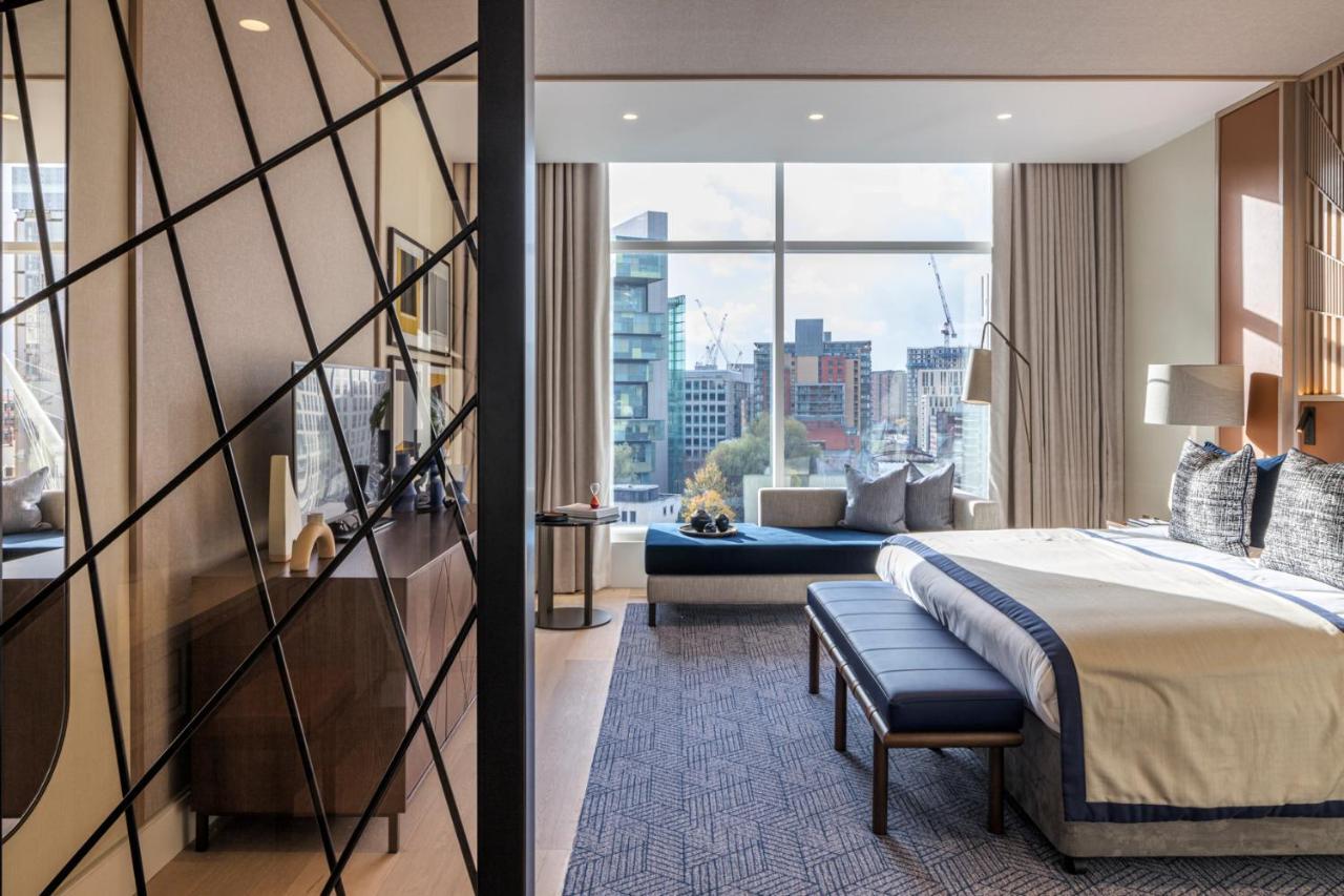 The Lowry Hotel Manchester Exterior foto A bedroom at The London West End